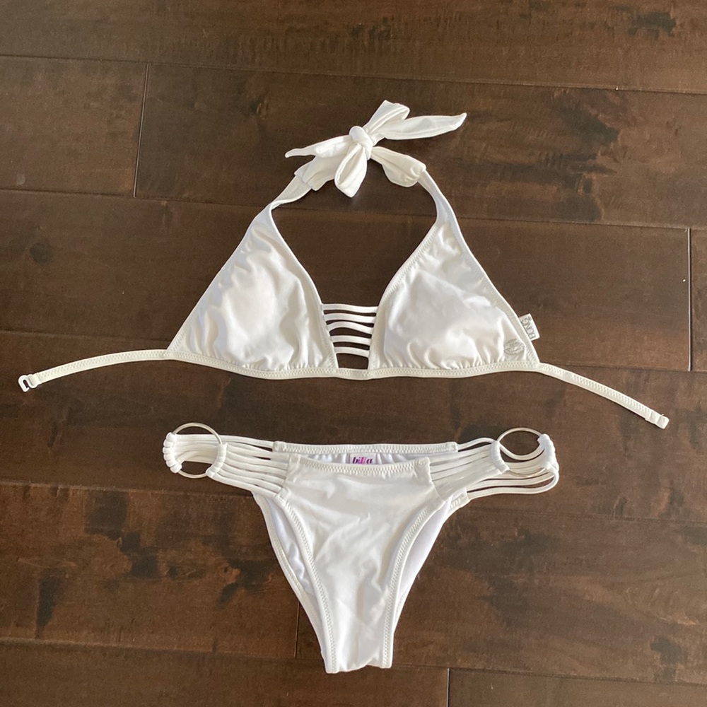 BillaBong swimming suit size S ( two pieces)